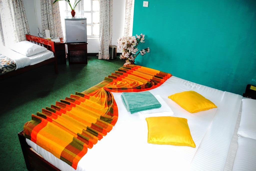 Binota Hotel ヌワラ・エリヤ エクステリア 写真