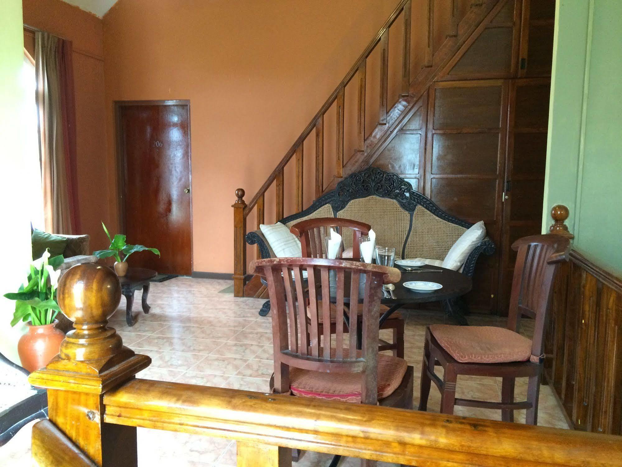 Binota Hotel ヌワラ・エリヤ エクステリア 写真